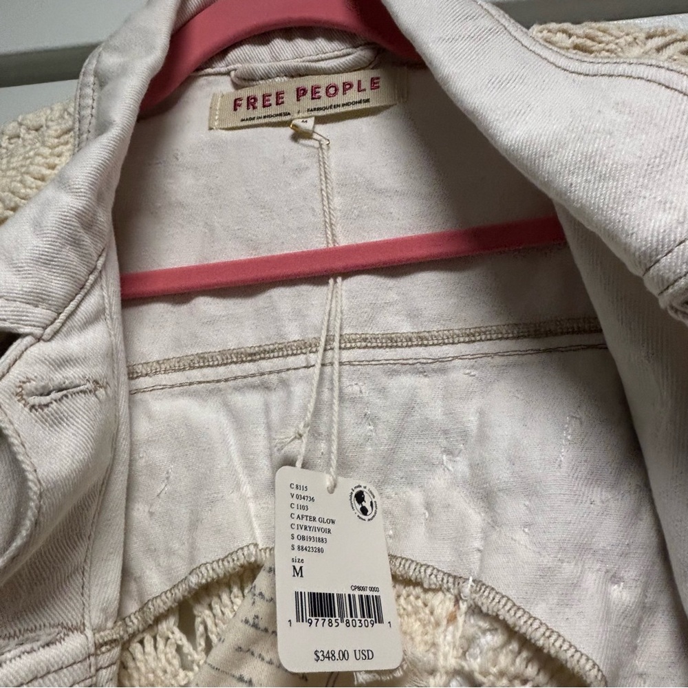 NWT Free People Bali Rare Hearts Crochet Embroidered Flower Beige Denim Jacket M - Picture 4 of 11